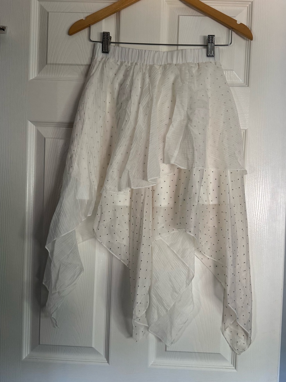 Asymmetrical White Layered Polka-Dot Skirt